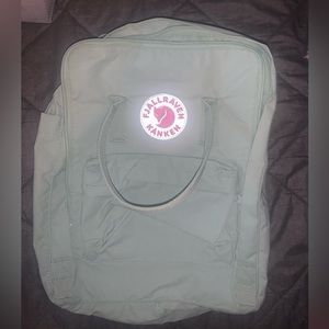 fjällräven kanken backpack!